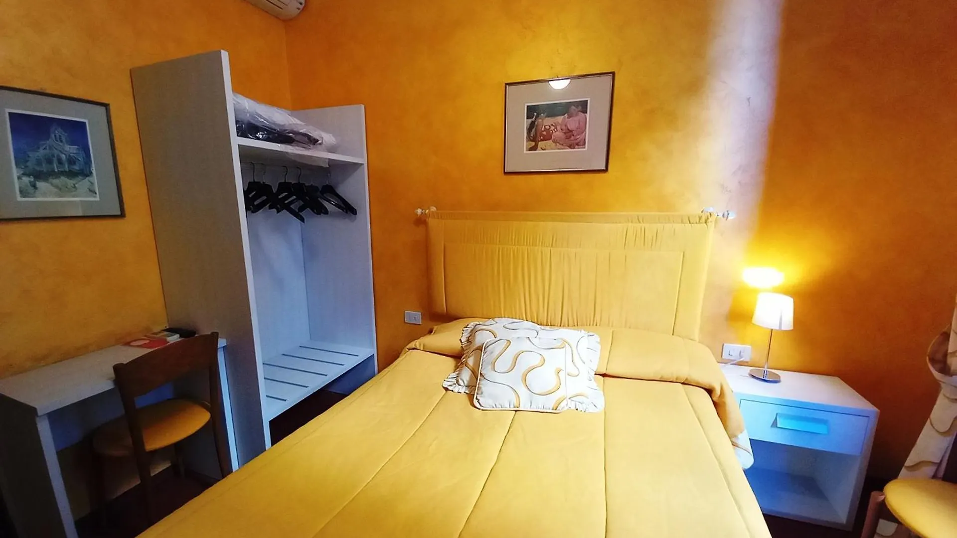 Hotel Tourist House Florence Italy