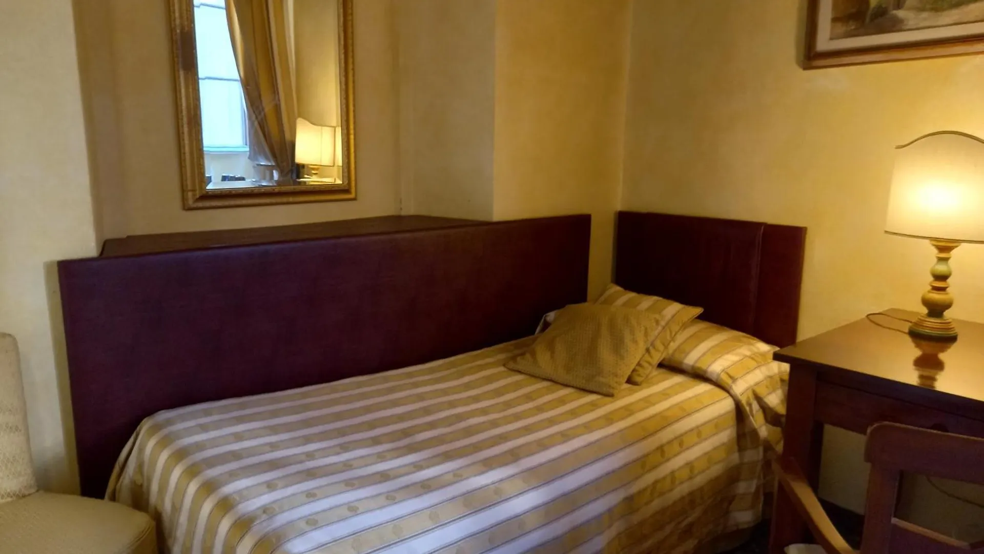 Hotel Tourist House Florence