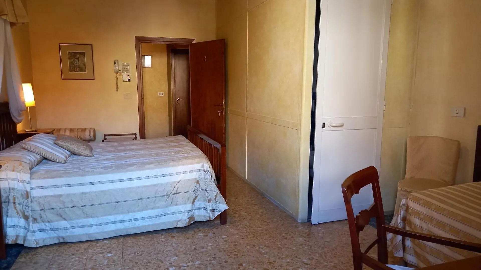 ***  Hotel Tourist House Florence Italy