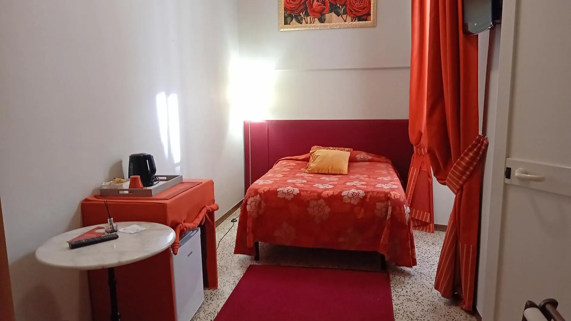 Hotel Tourist House Florence 3*,